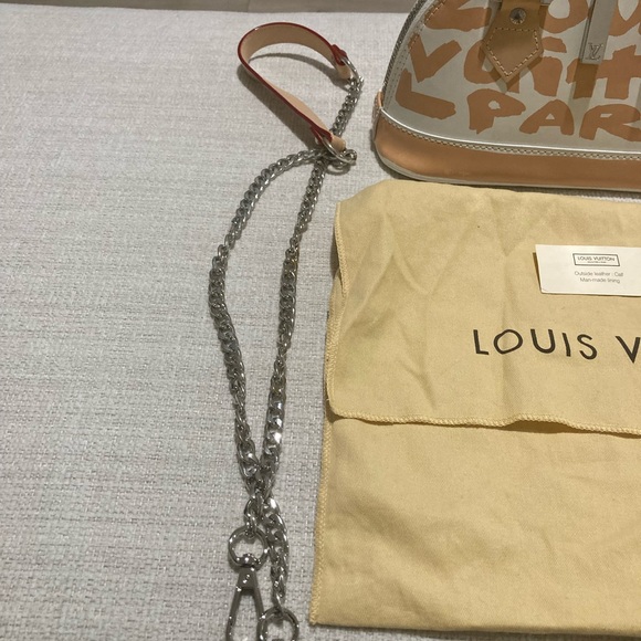 Rare authentic Louis Vuitton Graffiti Alma - Picture 9 of 16